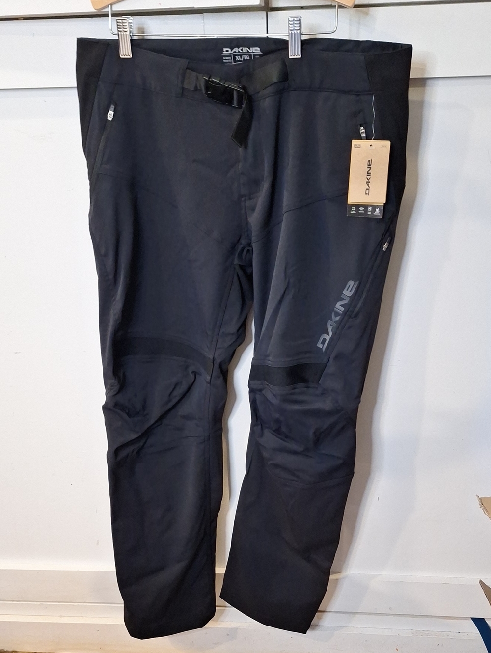 Dakine Men’s Black Cargo Performance Pants